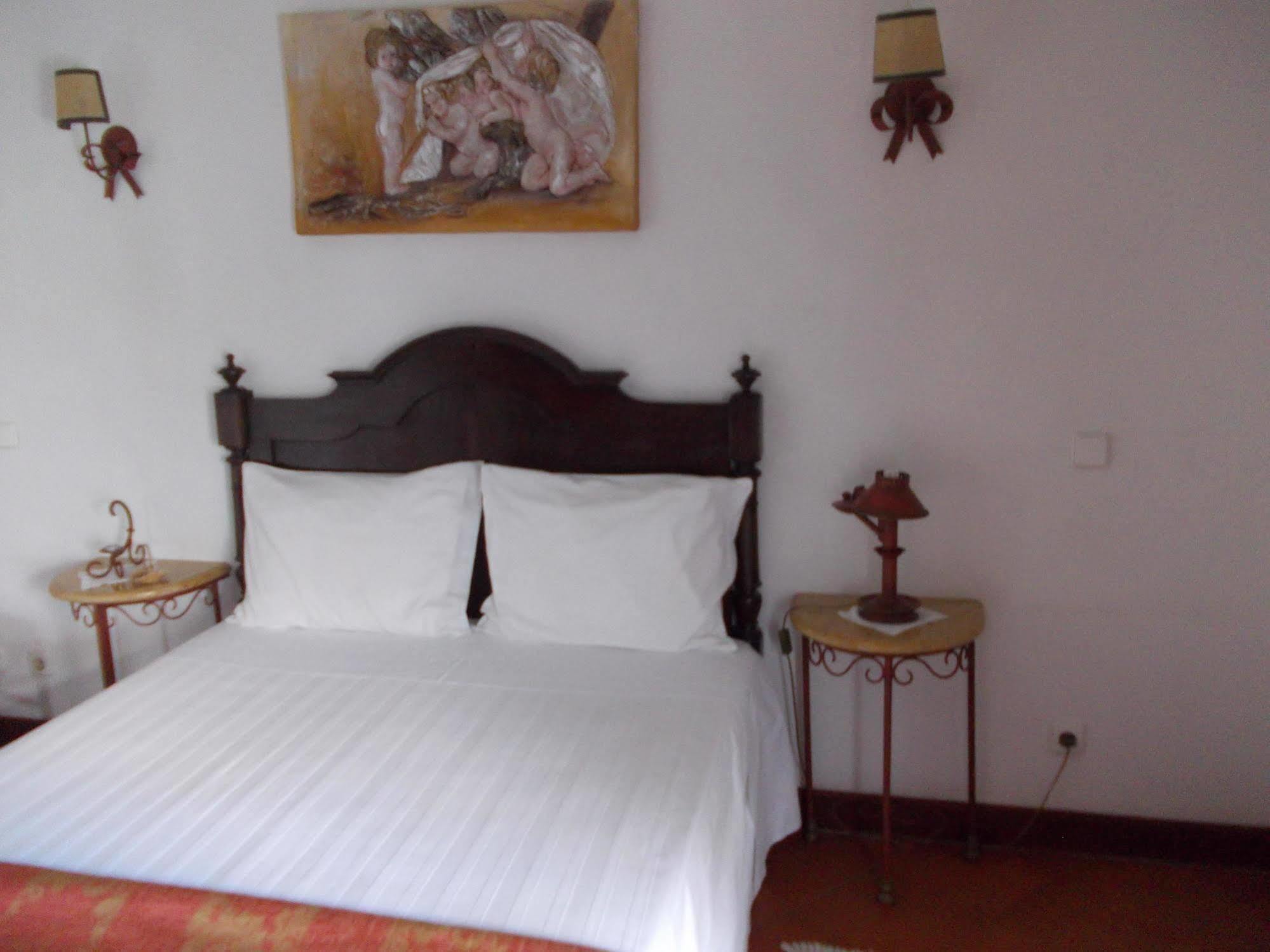 Casa De S. Thiago Do Castelo Hotell Óbidos Exteriör bild