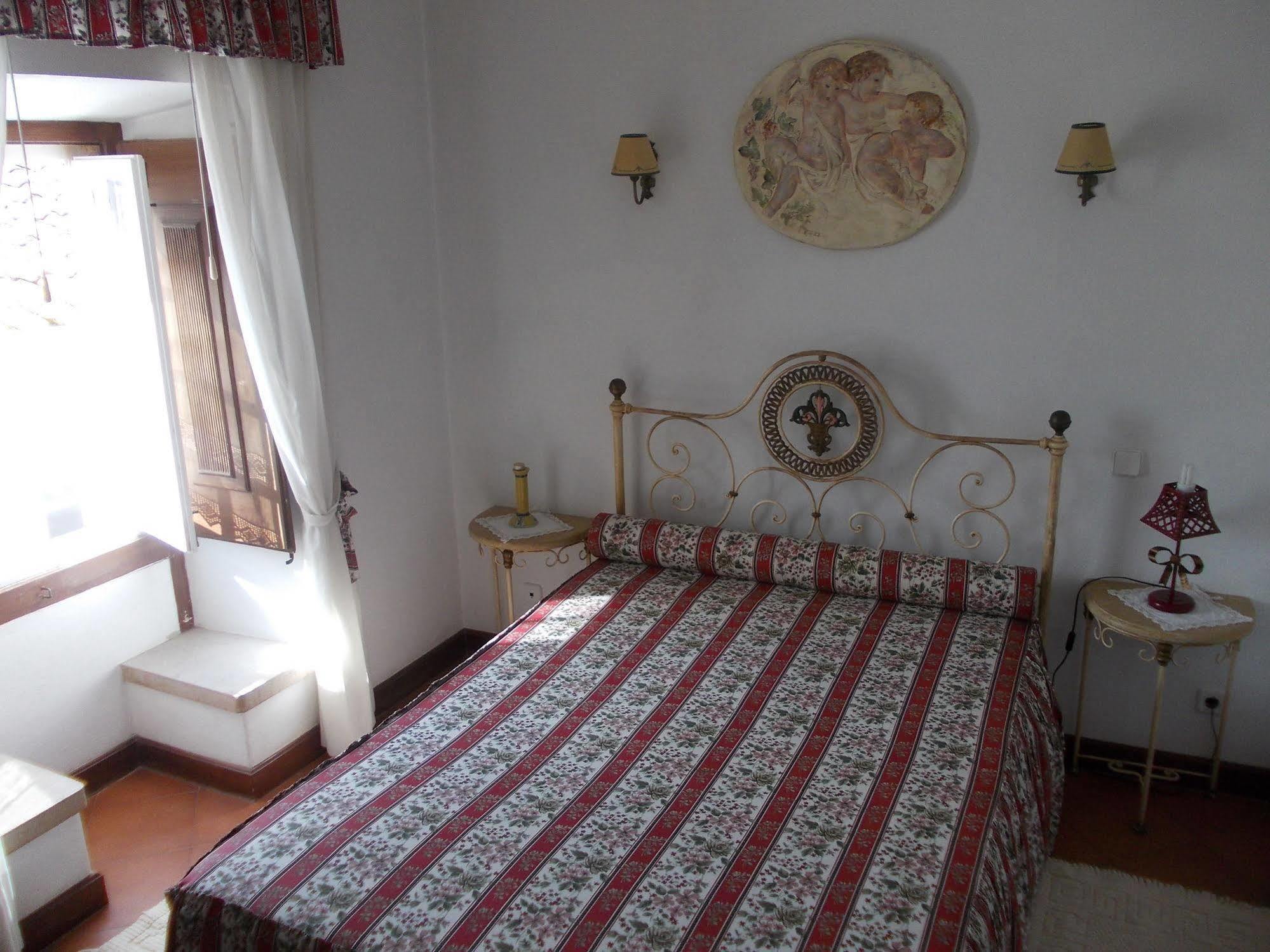 Casa De S. Thiago Do Castelo Hotell Óbidos Exteriör bild